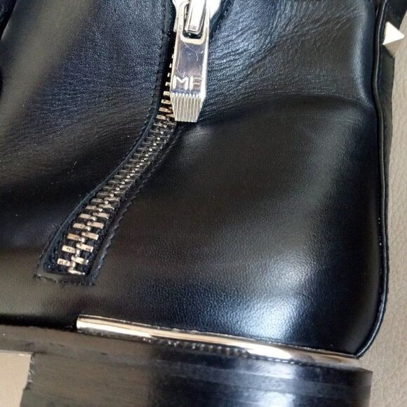 Marc Fisher Rail Black Leather Bootie Silver Side Zip Women Size 8.5 M - Picture 5 of 5